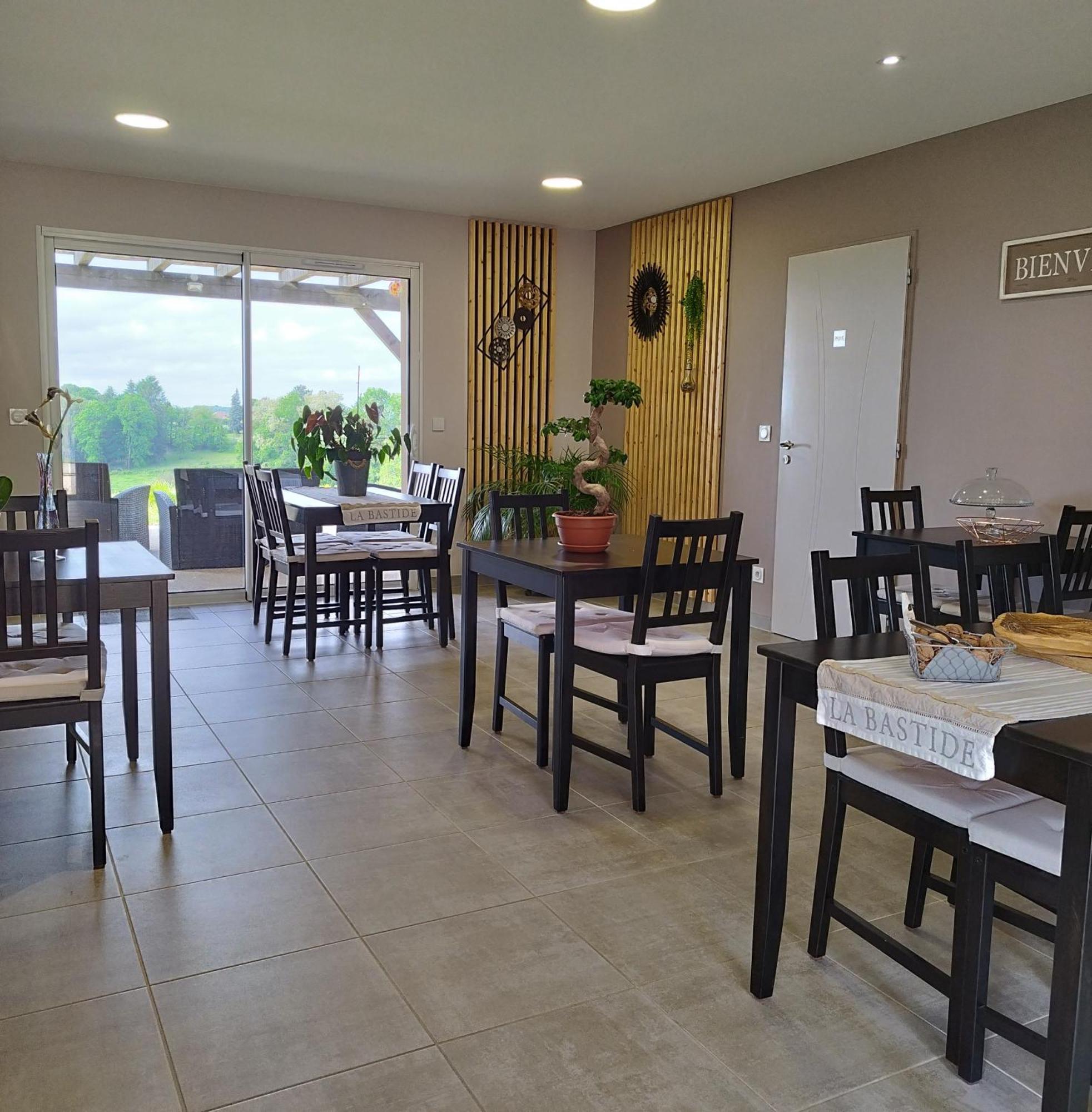 La Sarlamandre, Chambres Et Table D'Hotes Marcillac-Saint-Quentin Dış mekan fotoğraf