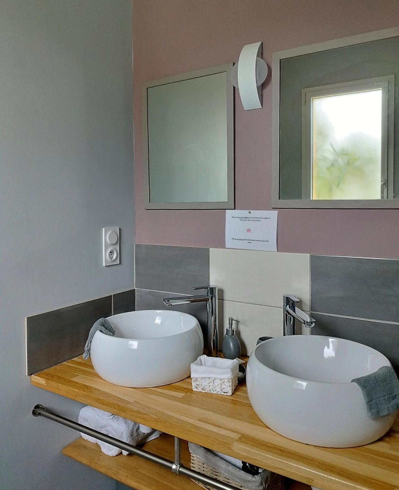 La Sarlamandre, Chambres Et Table D'Hotes Marcillac-Saint-Quentin Dış mekan fotoğraf