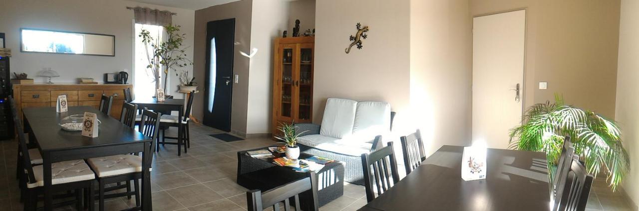 La Sarlamandre, Chambres Et Table D'Hotes Marcillac-Saint-Quentin Dış mekan fotoğraf